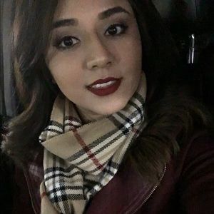 Meet your Posher, Mara